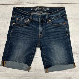 American Eagle Skinny Bermuda Demin Short (size 0)